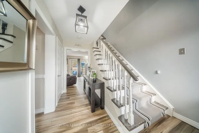 Additional image 4 of 33 Deerpark Cres