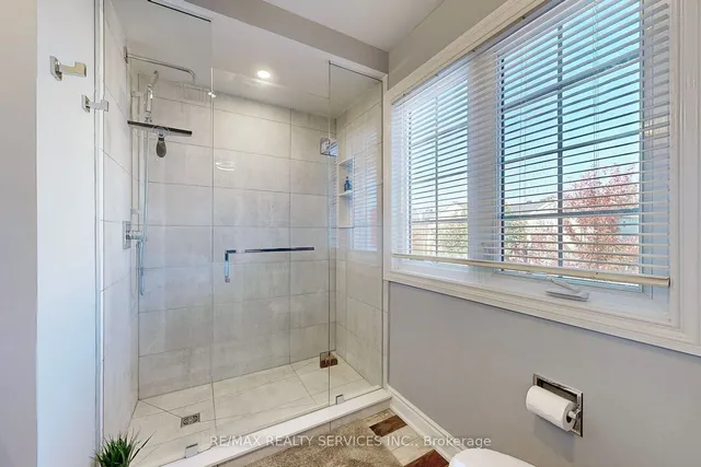 Additional image 17 of 38 Heathcliffe Sq