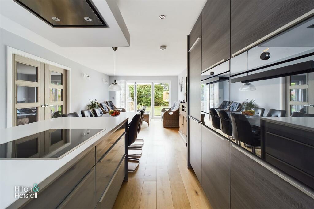 Additional image 11 of Uplands Drive, Fence