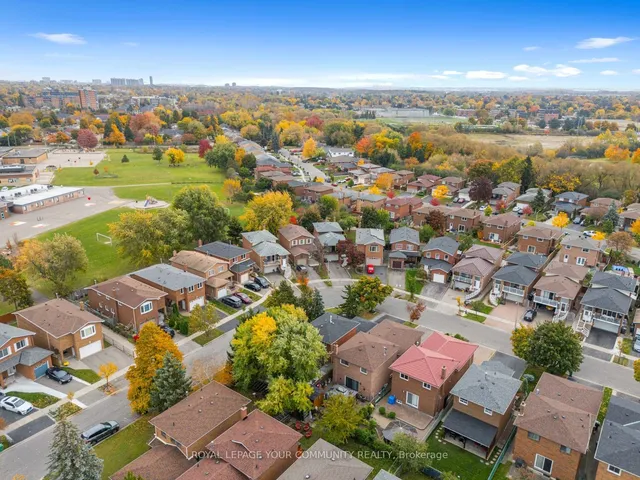 Additional image 40 of 33 Deerpark Cres