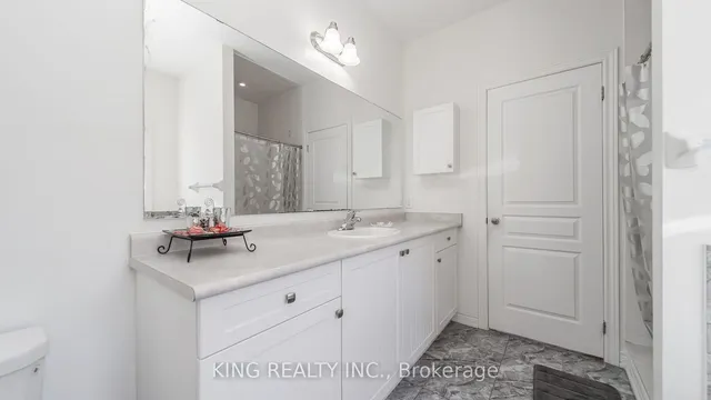 Additional image 34 of 22 Exhibition Cres