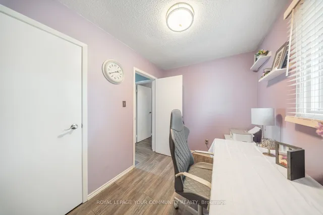 Additional image 27 of 33 Deerpark Cres