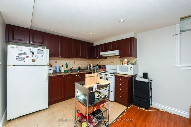 Additional image 34 of 11 BADGER Ave