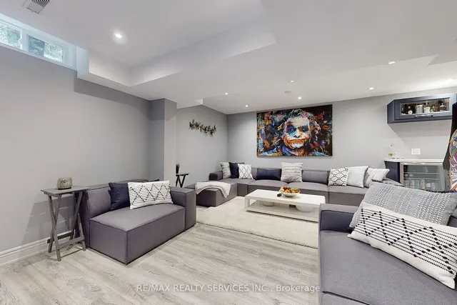 Additional image 24 of 38 Heathcliffe Sq