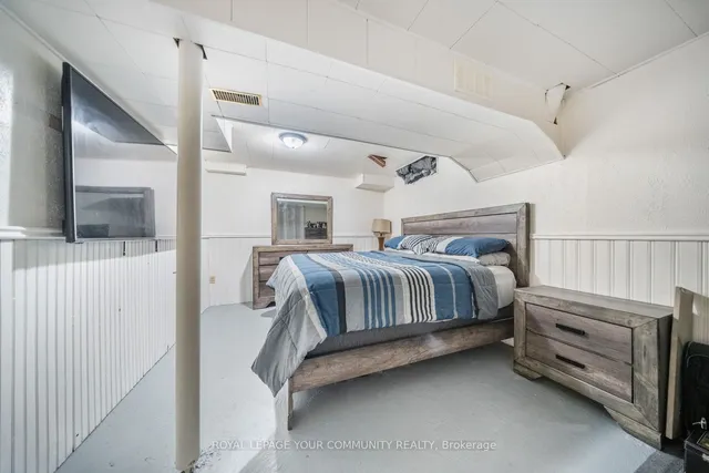 Additional image 30 of 33 Deerpark Cres