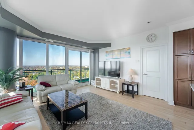 Additional image 13 of 100 John St Unit 1806