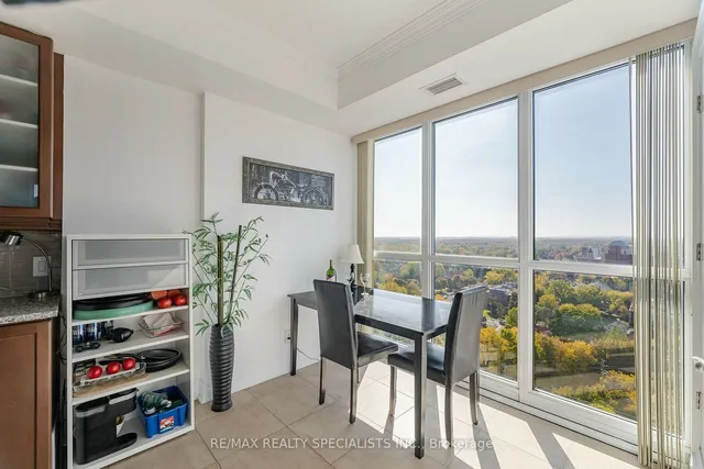 Additional image 11 of 100 John St Unit 1806