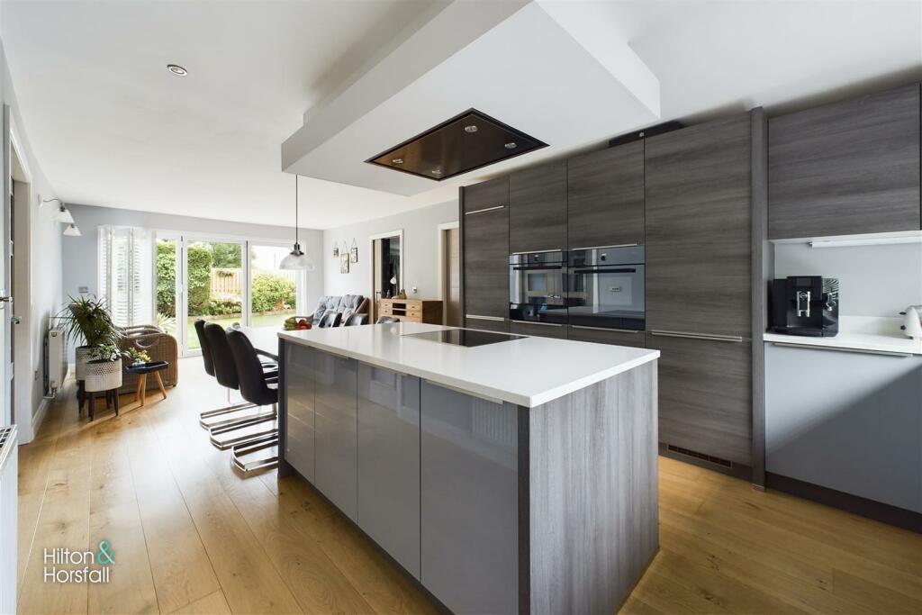 Additional image 7 of Uplands Drive, Fence