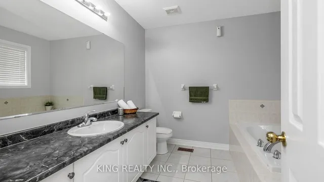 Additional image 23 of 81 Turquoise Cres