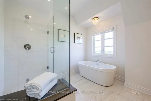 Additional image 29 of 2189 LILLYKIN St