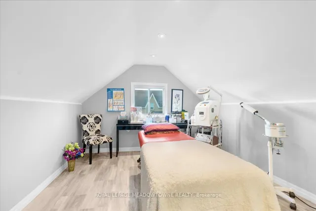 Additional image 17 of 15 Centre St