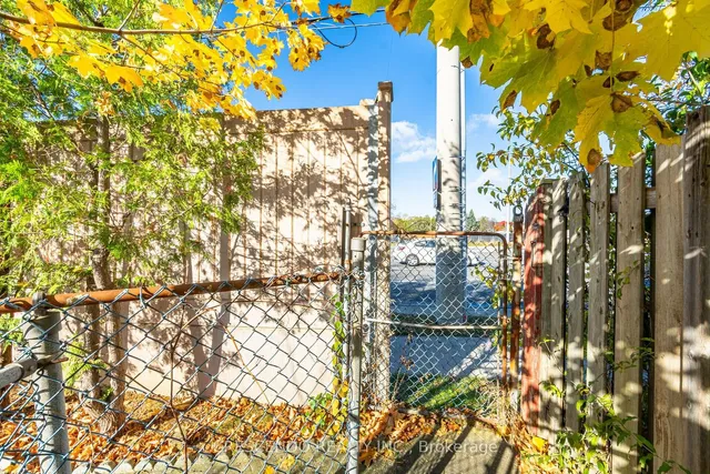 Additional image 25 of 3659 Holden Cres