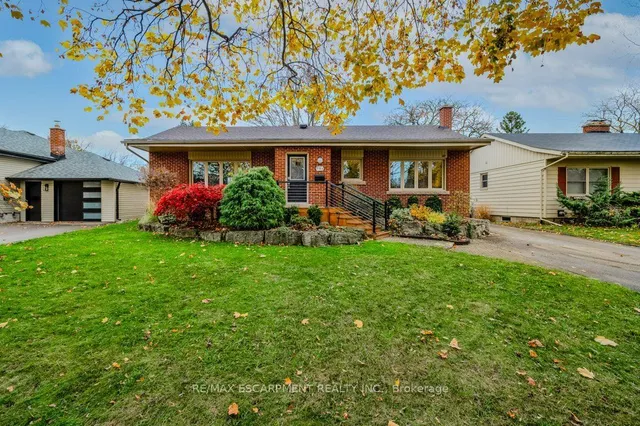 957 Sanford Dr