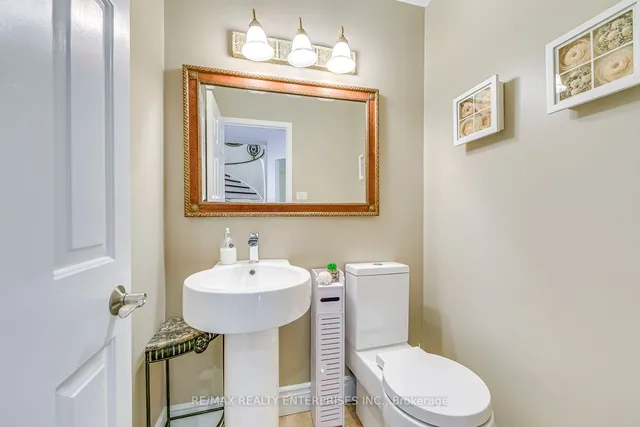 Additional image 15 of 2892 Arlington Dr