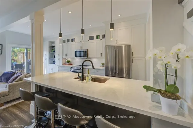 Additional image 6 of 300 RAVINEVIEW Way Unit 36