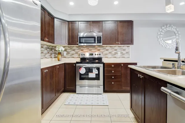 Additional image 23 of 4872 Capri Cres