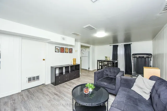 Additional image 35 of 3646 Corliss Cres