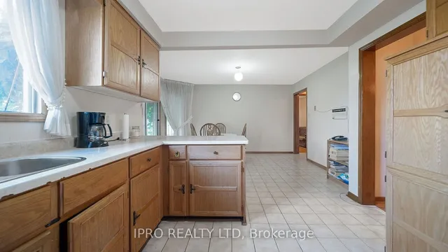 Additional image 27 of 77 flowertown Ave