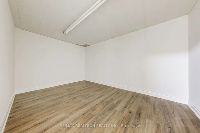 Additional image 33 of 16 Wyvern Rd