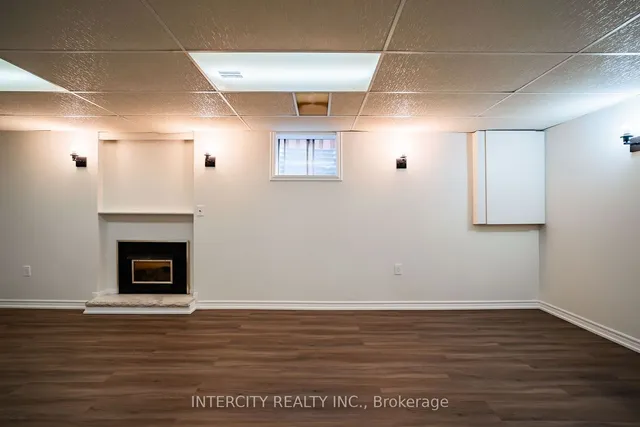 Additional image 15 of 49 Farmhill Crt