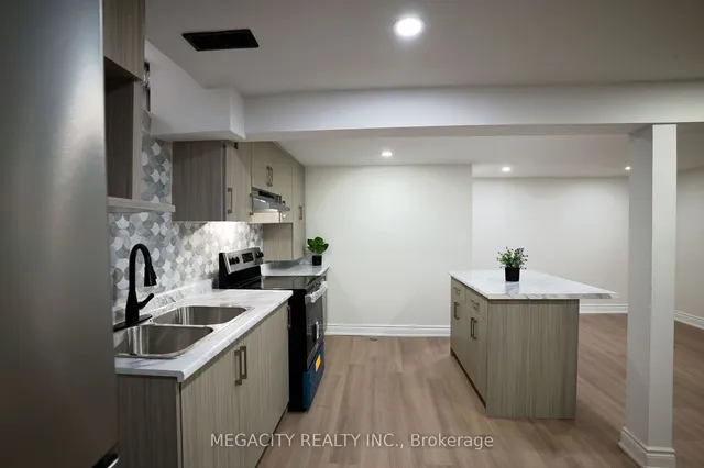 Additional image 26 of 7800 Priory Cres