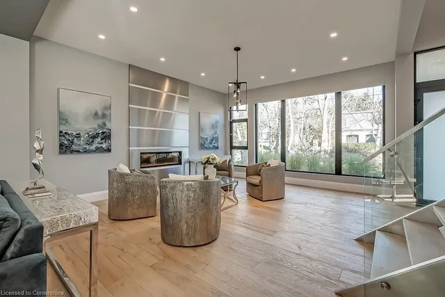 Additional image 8 of 136 Avondale Crt