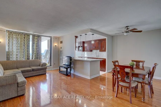 Additional image 10 of 3 Lisa St Unit 1401