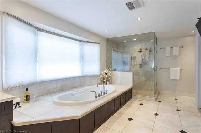 Additional image 19 of 2150 Elmhurst Ave