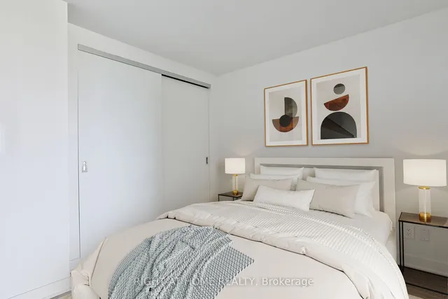 Additional image 8 of 2720 Dundas St Unit 512