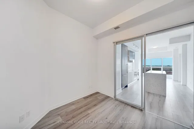 Additional image 17 of 405 Dundas St Unit 527