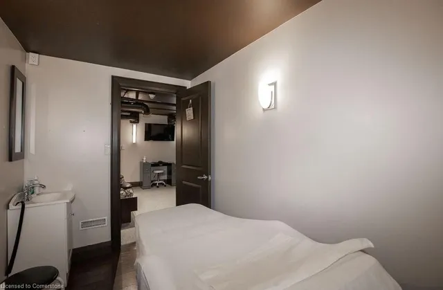 Additional image 16 of 2082 Pine St