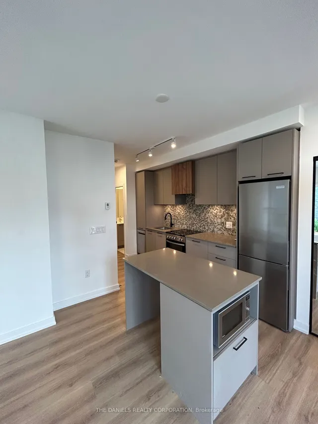 Additional image 3 of 20 Lagerfeld Dr Unit 006