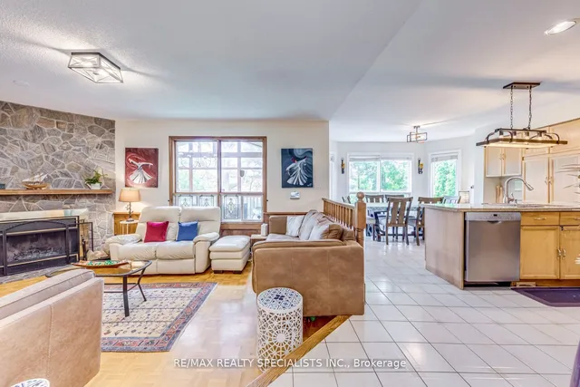 Additional image 7 of 6152 Hardesty Cres