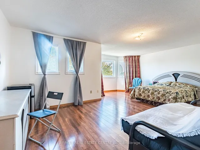 Additional image 18 of 433 Silverthorne Cres