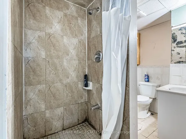 Additional image 18 of 66 Banting Cres