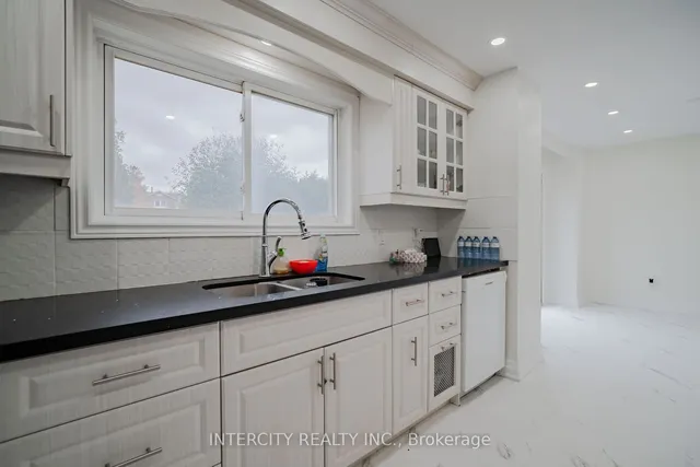 Additional image 7 of 49 Farmhill Crt