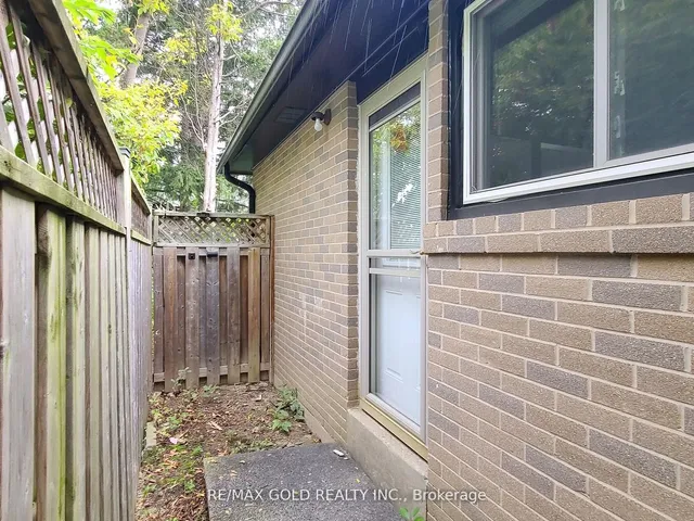 Additional image 31 of 44 Deloraine Dr
