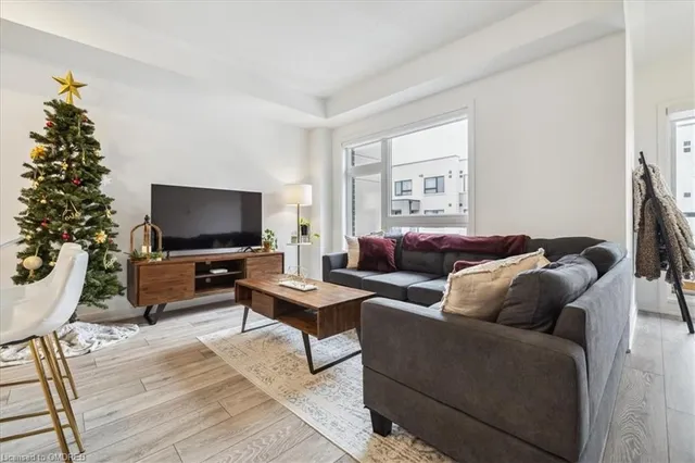 Additional image 8 of 3170 Lotus Common Common