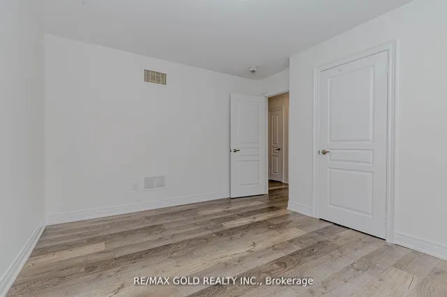 Additional image 29 of 3485 Fourth Line