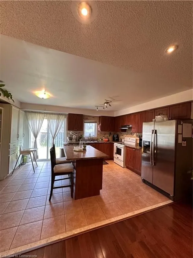 Additional image 4 of 558 Candlestick Cir