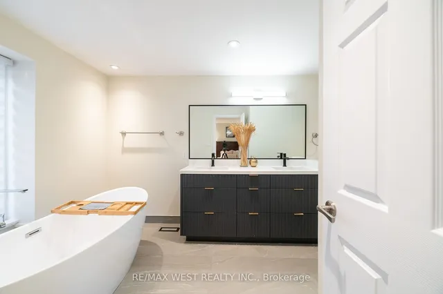 Additional image 17 of 2366 Devon Rd