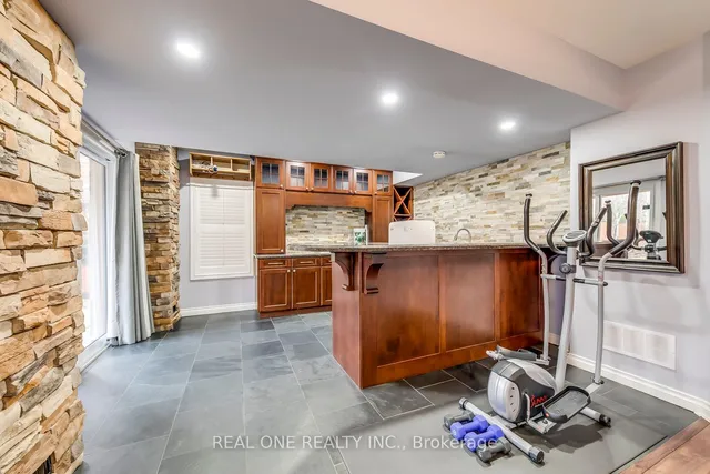 Additional image 29 of 1564 Pinery Cres