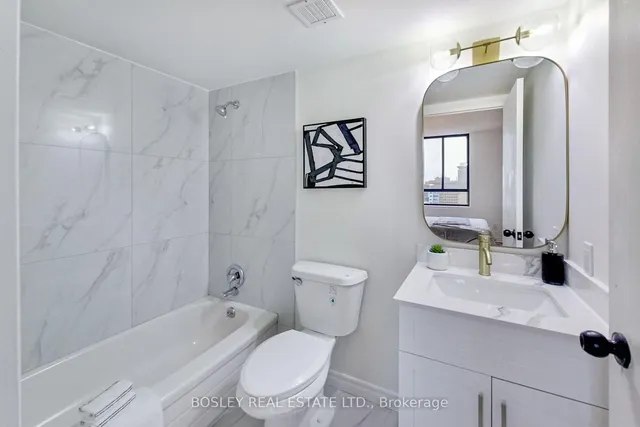 Additional image 23 of 633 Bay St Unit 2614