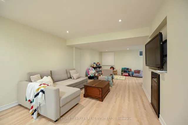 Additional image 30 of 1459 Durham St