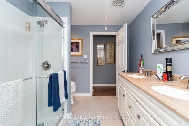 Additional image 32 of 8 Edwin Dr