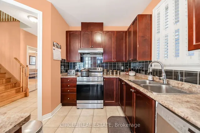 Additional image 11 of 82 Amaranth Cres