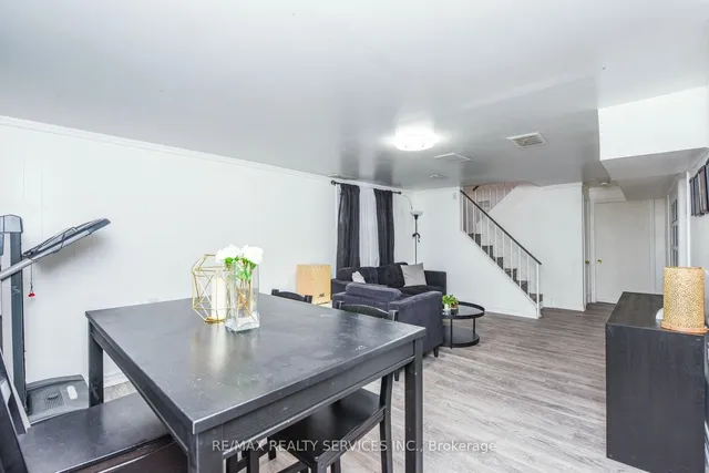 Additional image 37 of 3646 Corliss Cres