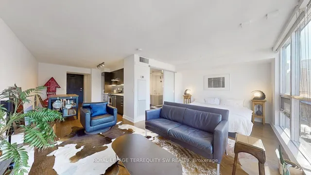 Additional image 17 of 320 Richmond St Unit 810