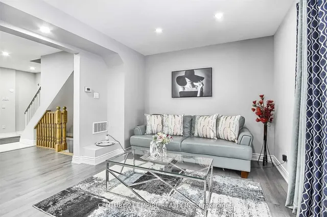 Additional image 4 of 23 Hector Crt