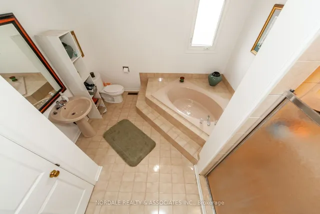 Additional image 23 of 4485 Weymouth Commons Cres